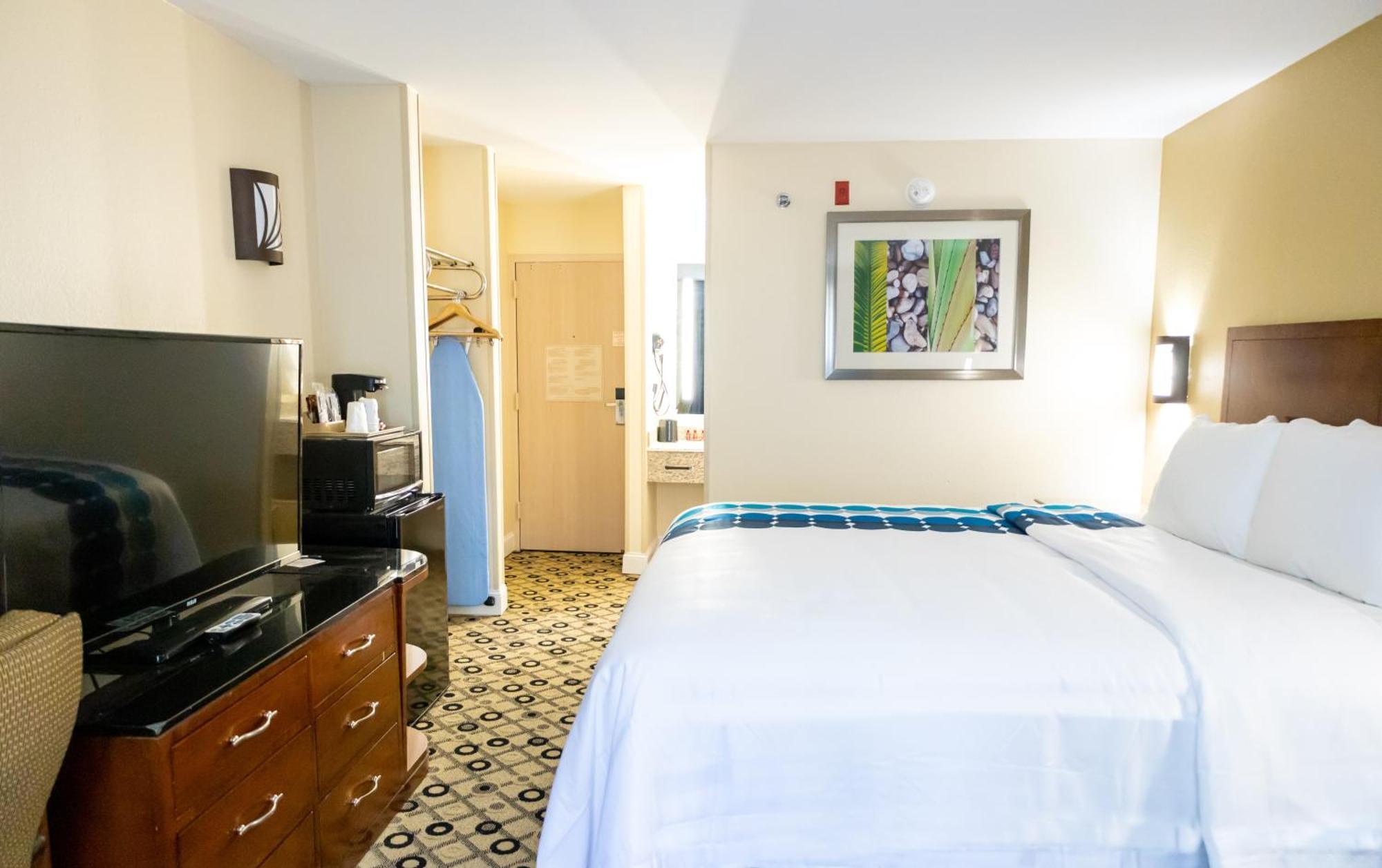 Hotel Days By Wyndham Atlanta Airport South College Park